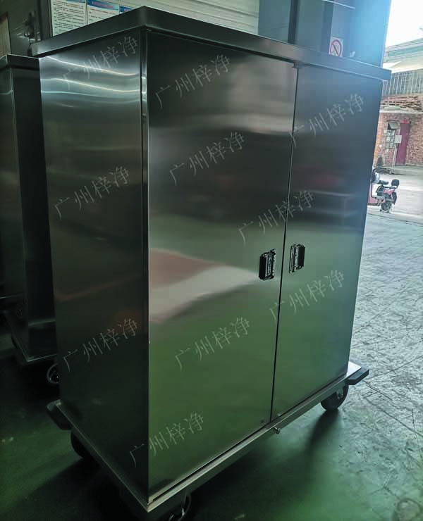 一次性物品電動(dòng)轉(zhuǎn)運(yùn)車采用304拉絲不銹鋼板面板厚度：≥1.2mm,表面作拉絲亞光處理。